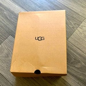 NWT Ugg Fluff Yeah Slides green size 10